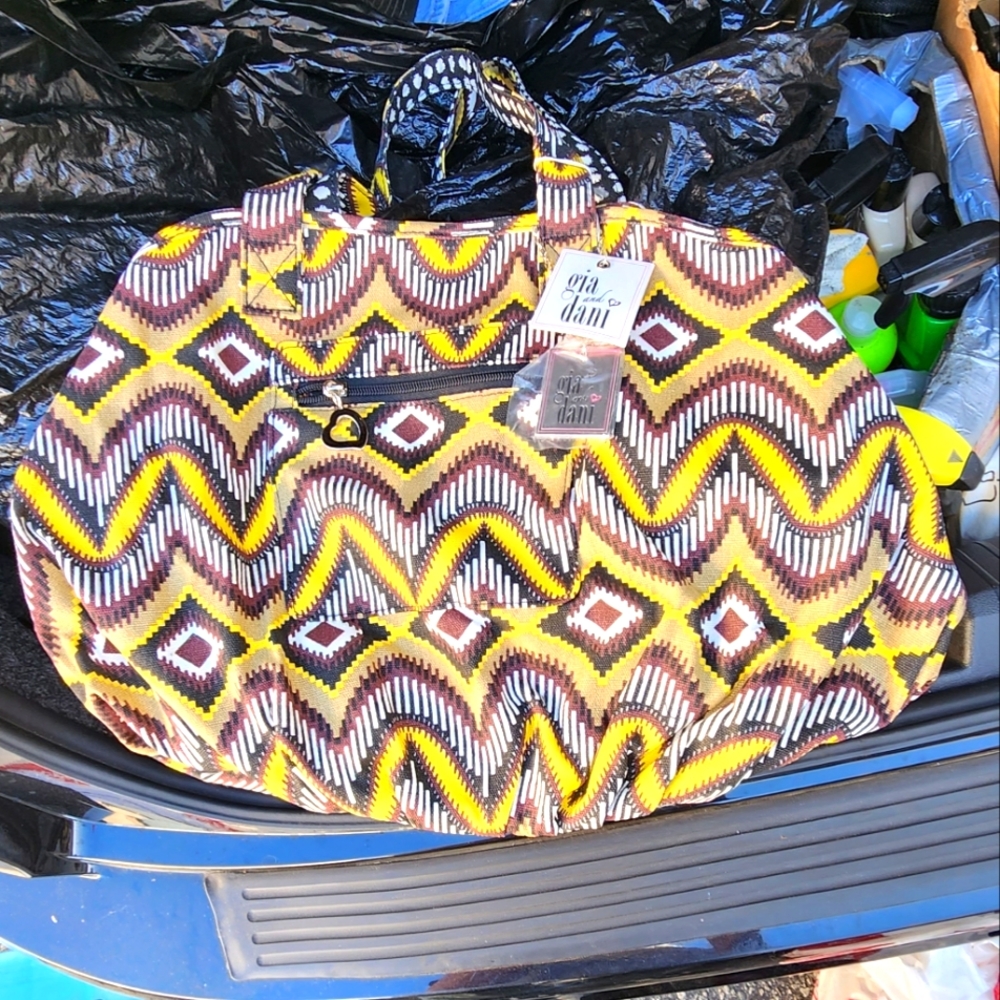 GIA AND DANI Tribal Print Bucket Bag, Reversible (NWT)